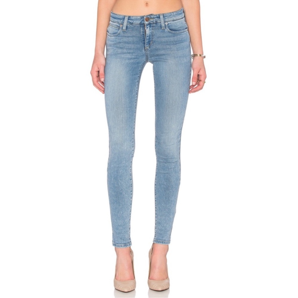 Brand new with tags joes jeans. Size 26 hello Cheri the icon skinny.